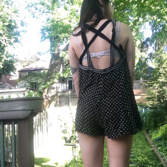 Patterned and embroidered black romper - Picture 3 of 4